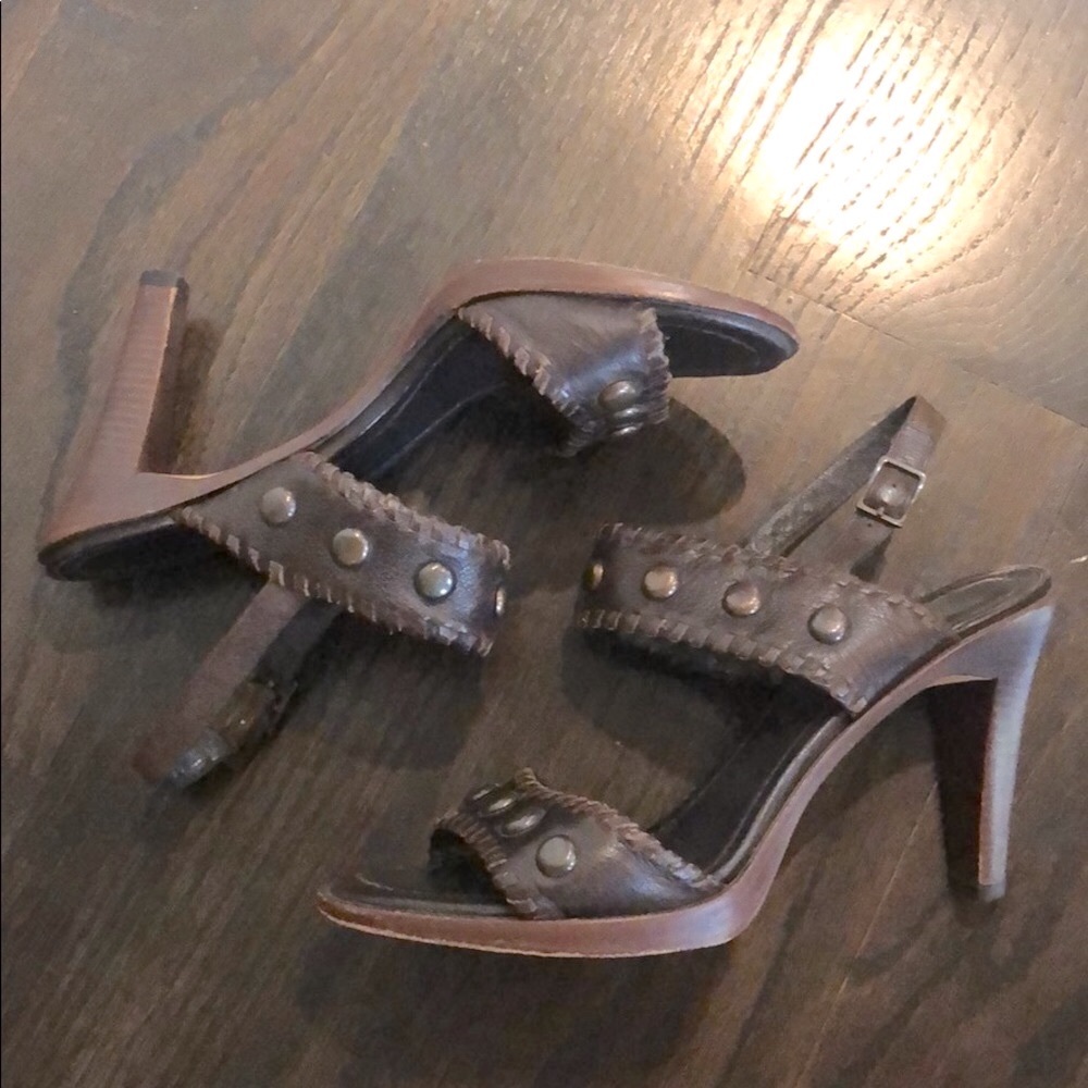 BR brown heels